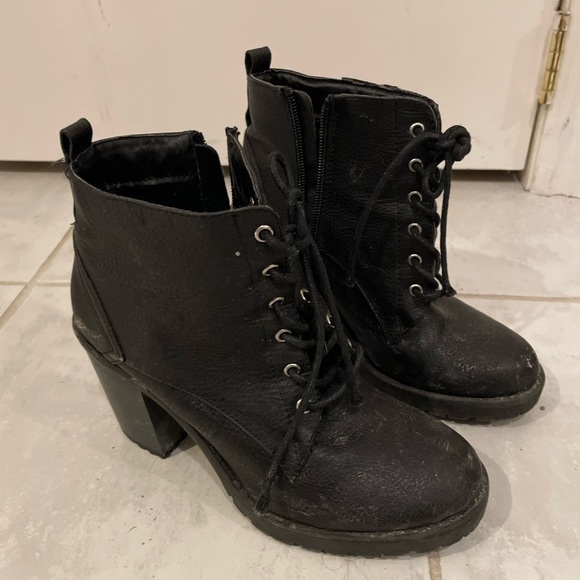 Women’s combat boot heels - Picture 2 of 3